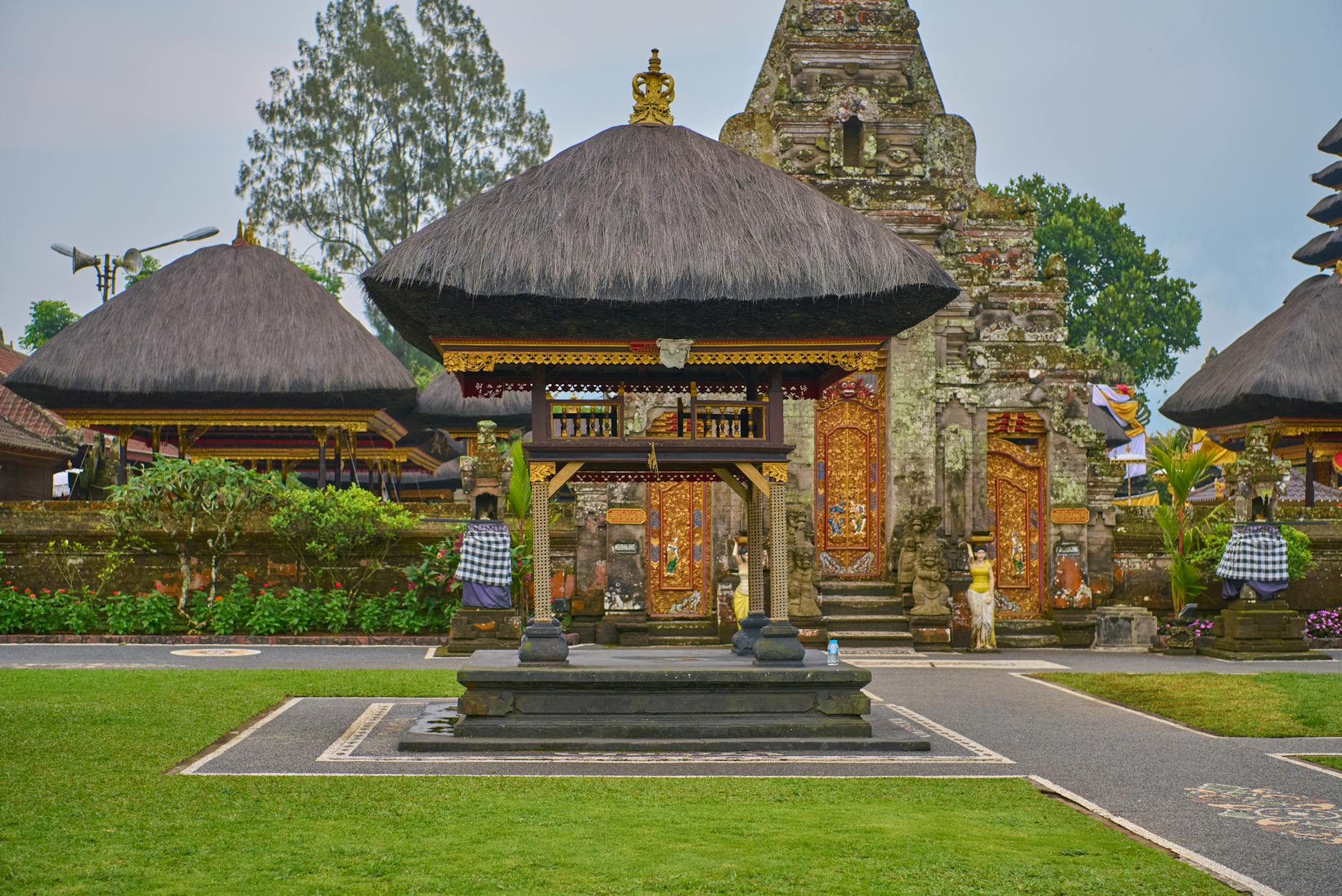 Bali Independent Travel Complete Guide 2025: From Budget Backpacker to Luxury Villa — Attractions, Accommodation & Pitfalls | Rational Travel